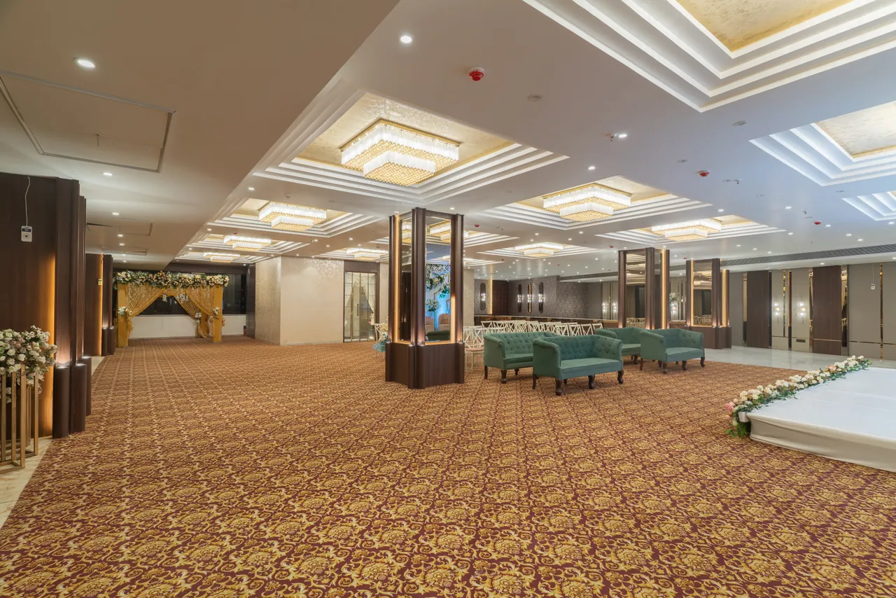 The Grand Dularia interior photograph