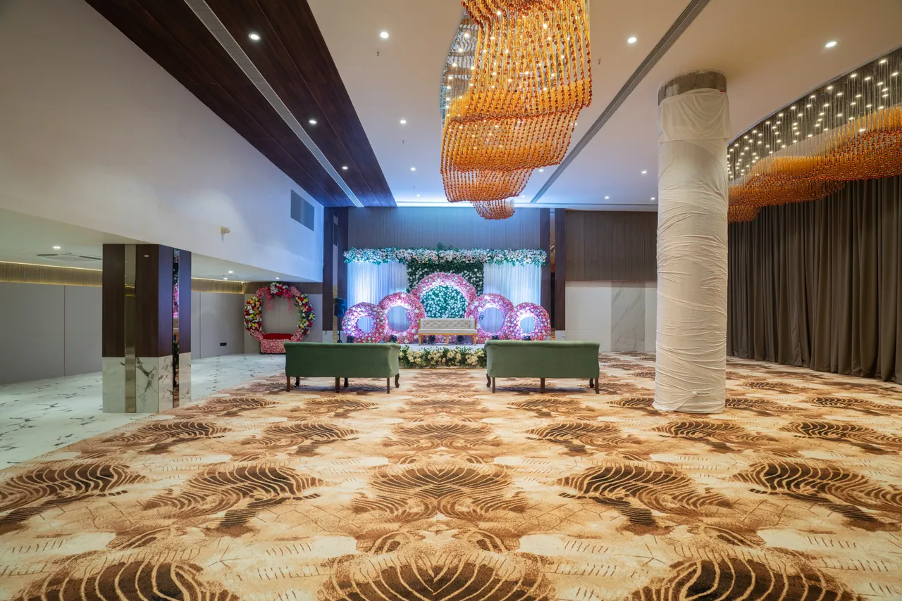 The Grand Dularia interior photograph