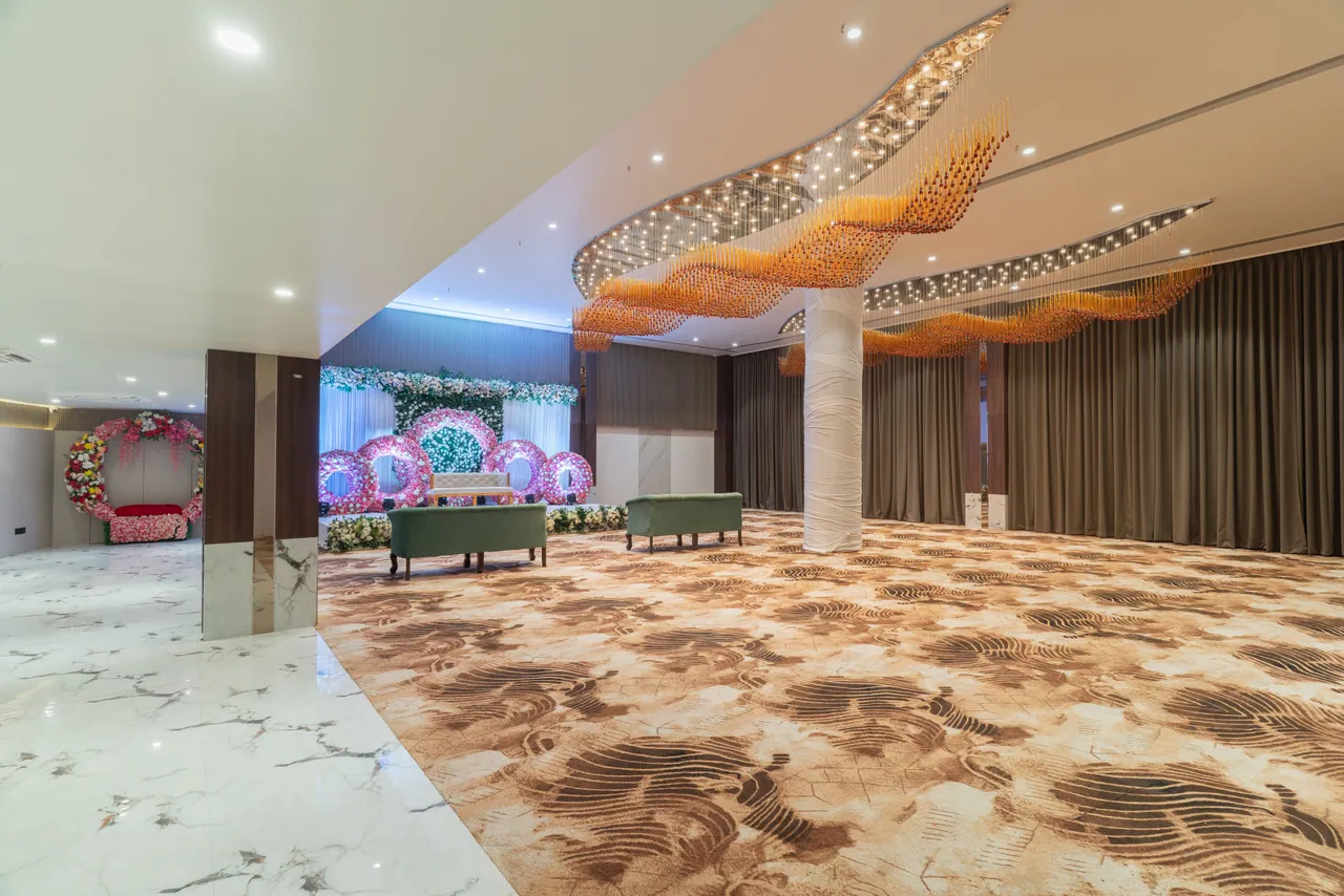 The Grand Dularia interior photograph