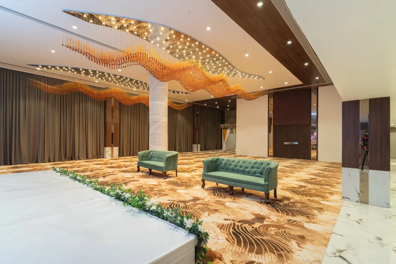 The Grand Dularia interior photograph