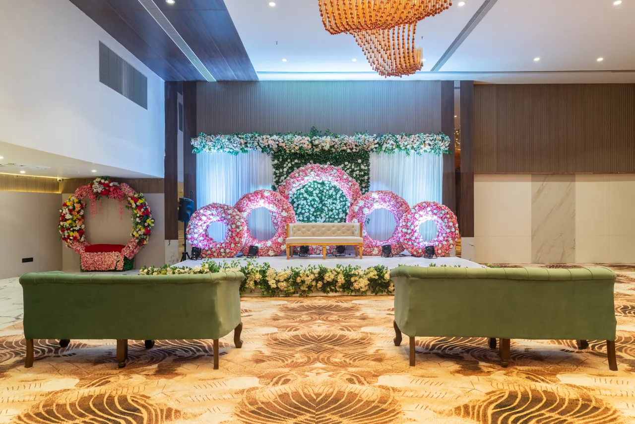 The Grand Dularia interior photograph