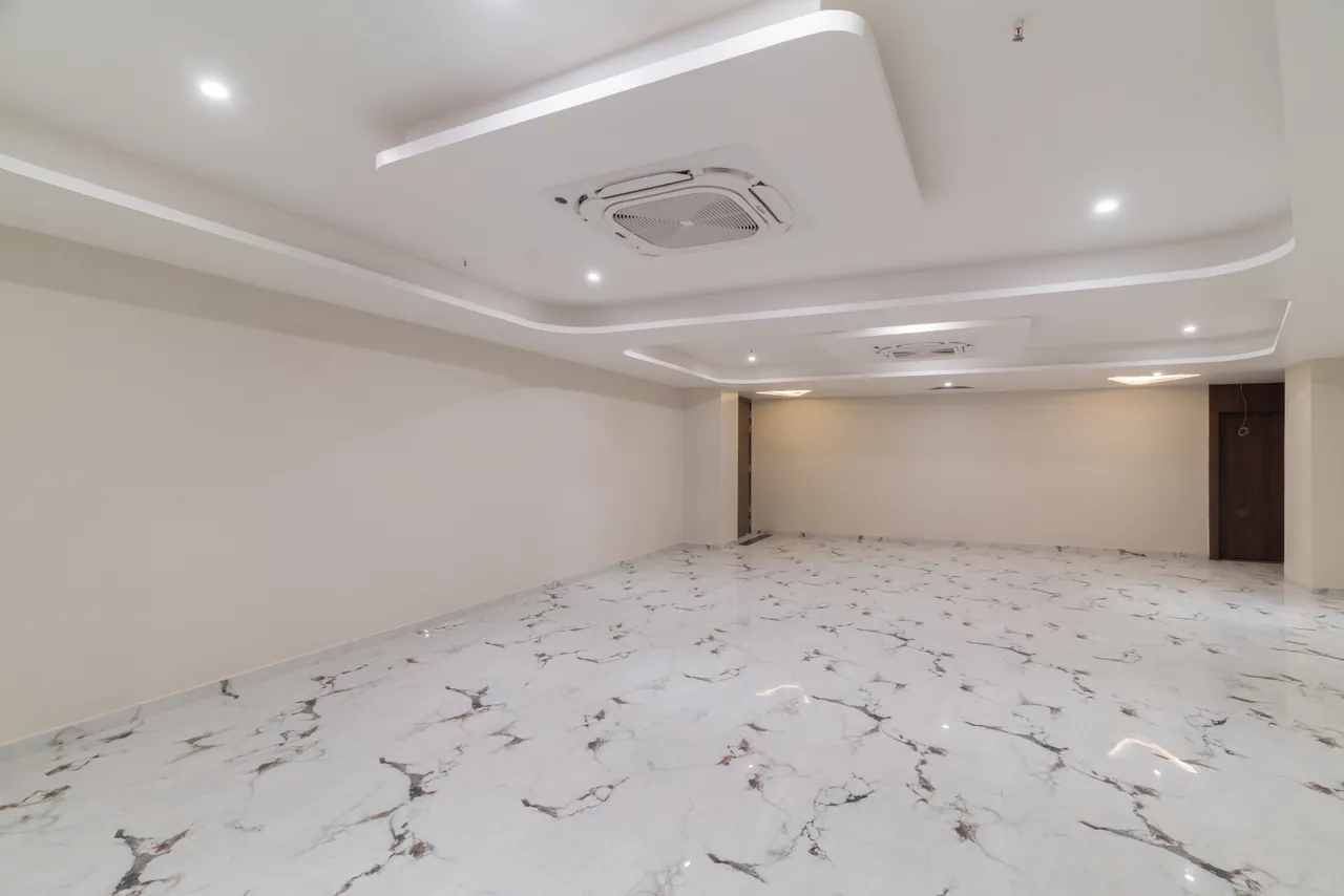 The Grand Dularia interior photograph