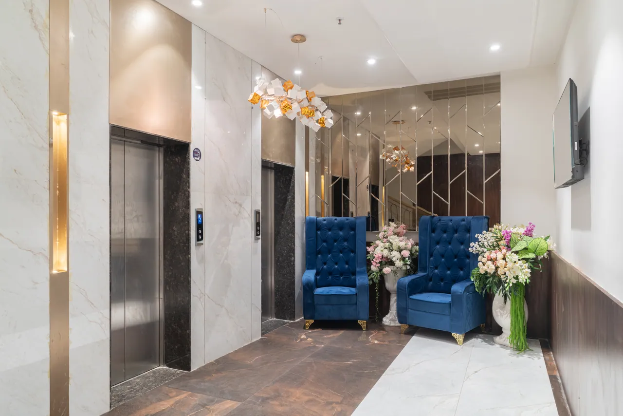 The Grand Dularia interior photograph