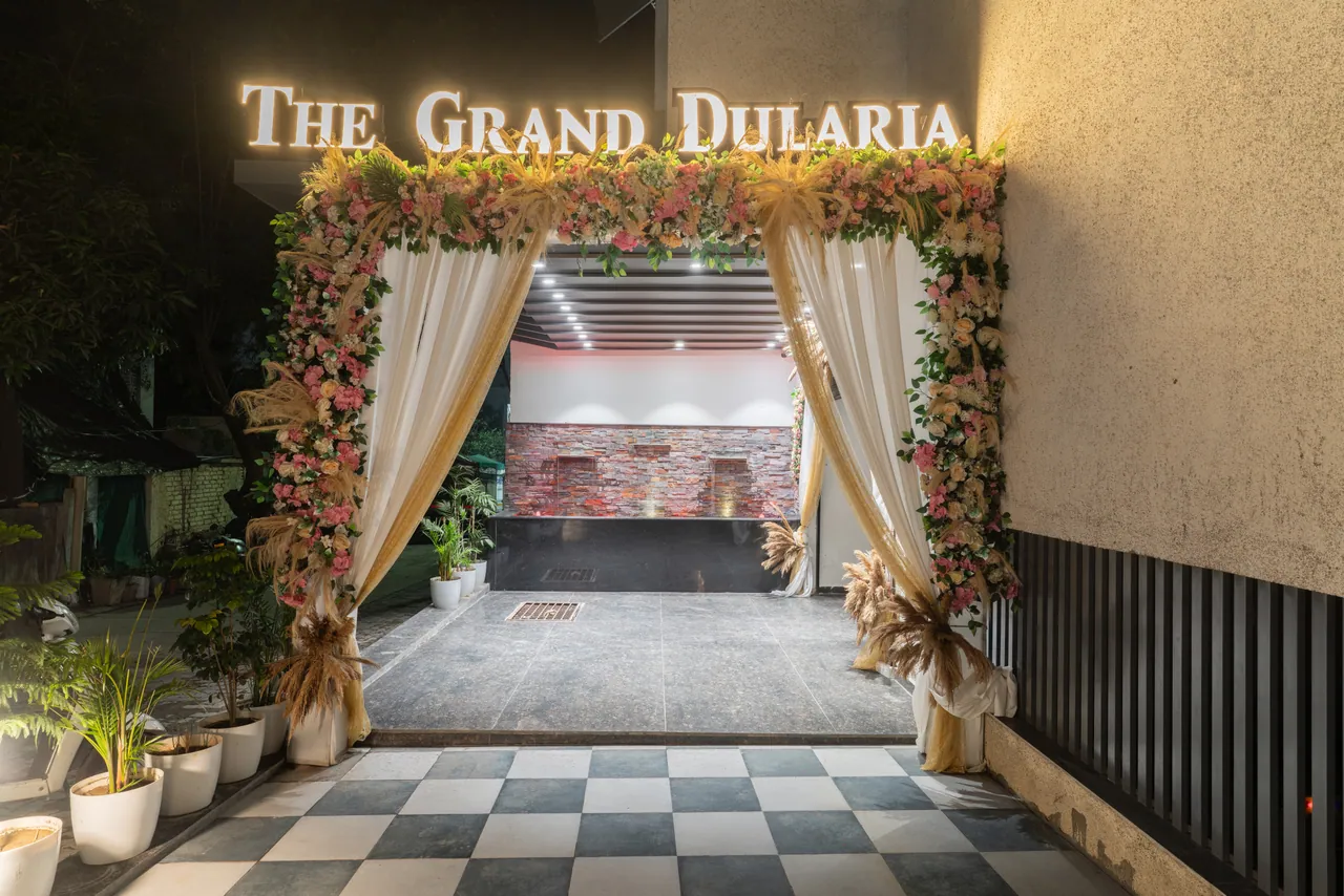 The Grand Dularia interior photograph