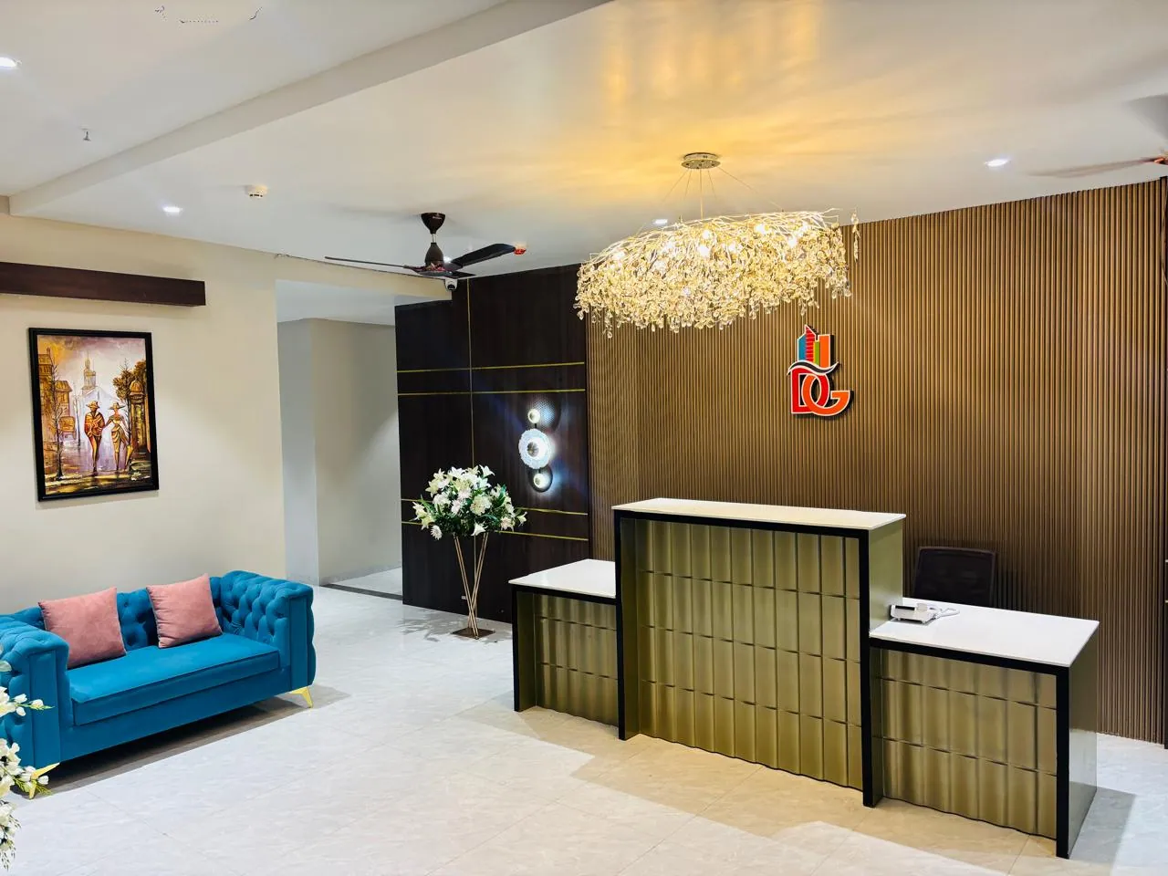 The Grand Dularia interior photograph