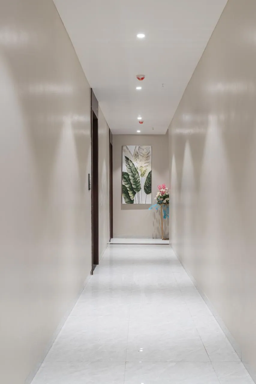 The Grand Dularia interior photograph