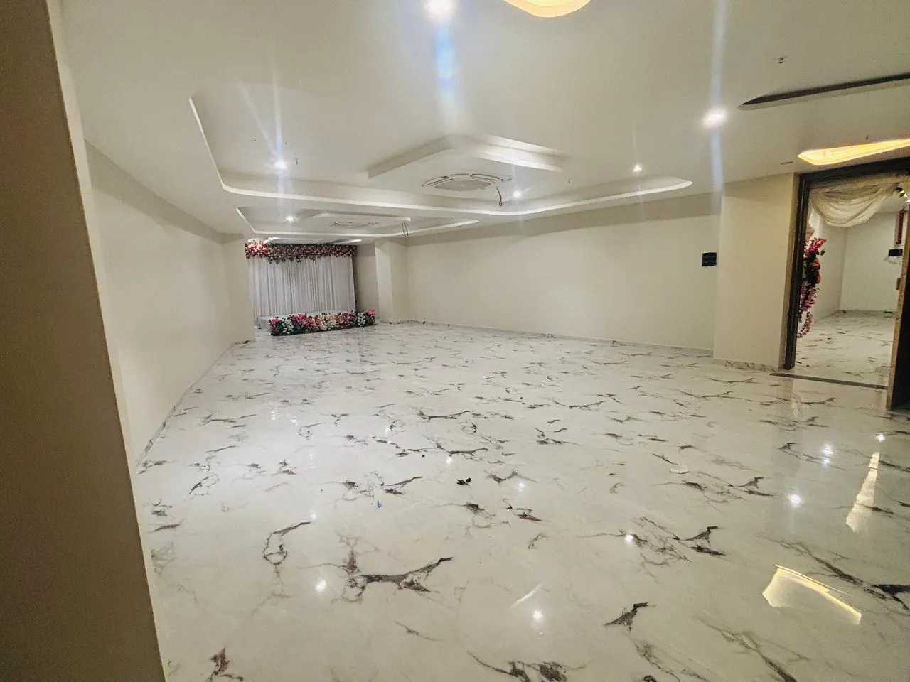 The Grand Dularia interior photograph