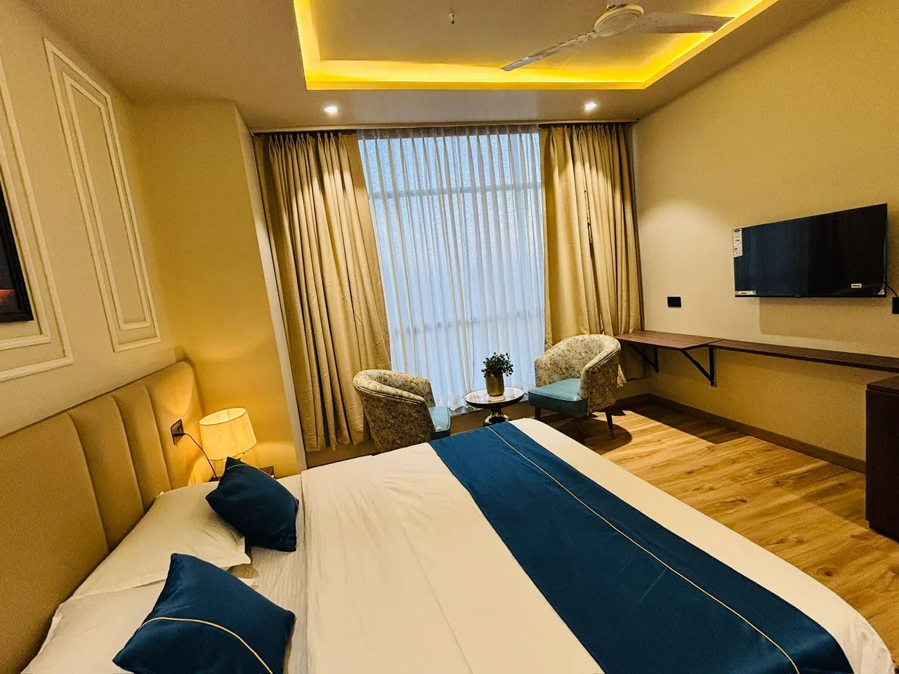 The Grand Dularia interior photograph